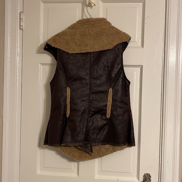 Luii Vegan Leather & Shearling vest. Like new! - Picture 4 of 10